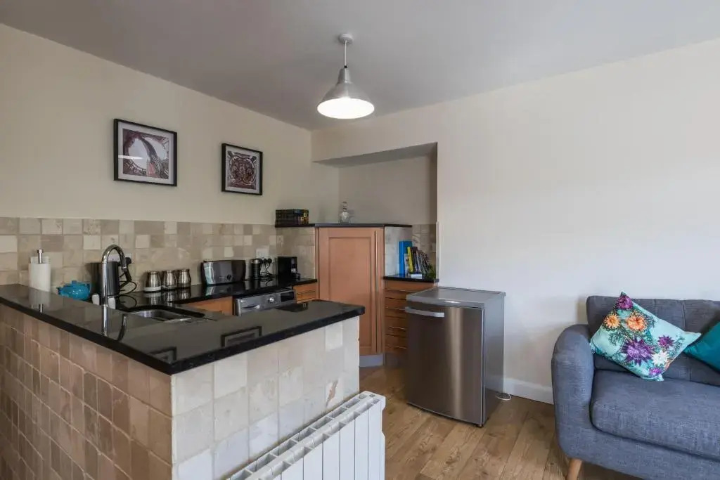Kingsway Apartment
