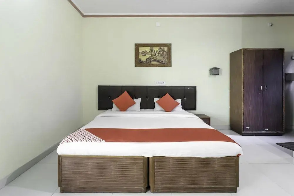 Hotel Shiv Villas by OYO Rooms