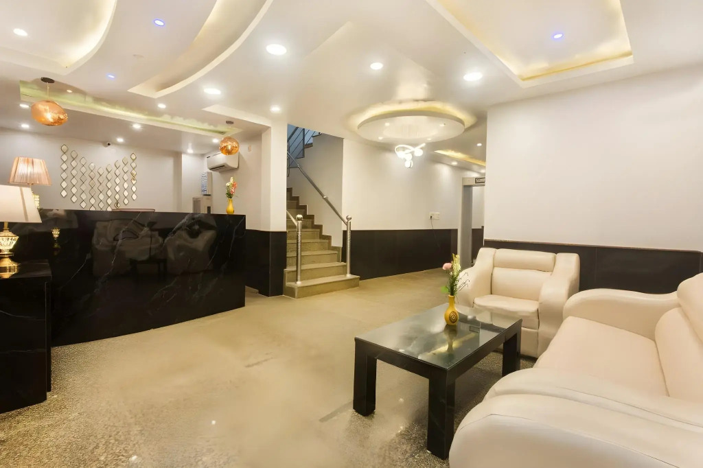 ADB Rooms Hotel Noratan Palace