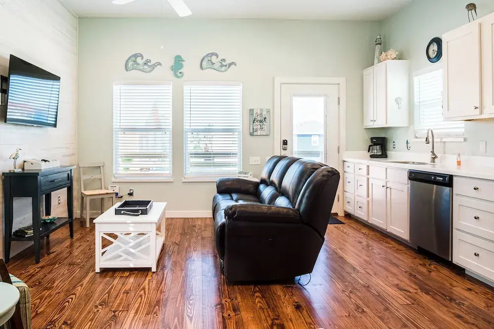 Turquoise Treehouse 2 Bedroom Home