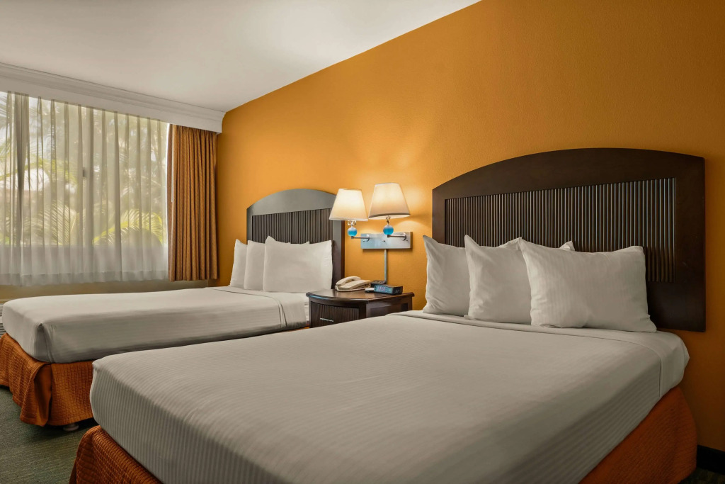 Airport Honolulu Hotel, Trademark Collection by Wyndham