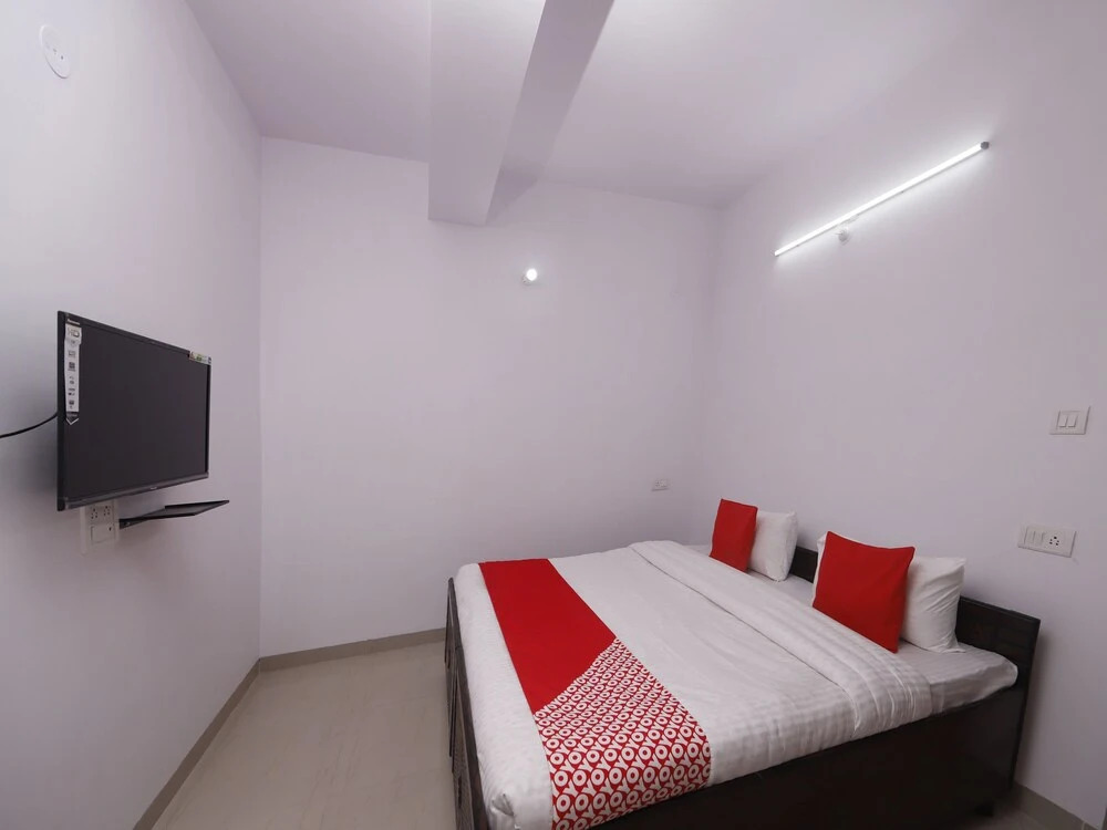 OYO 12695 Home Cosy Studio Himuda Sanjauli
