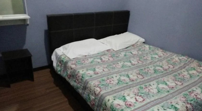 R&R Budget Inn - Hostel