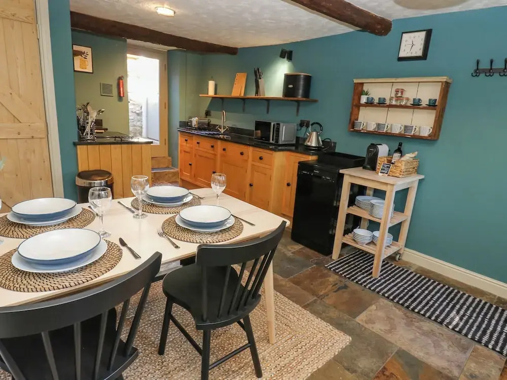 Flora Cottage