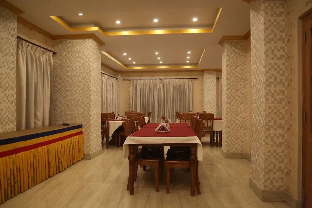 Hotel Golden Roots