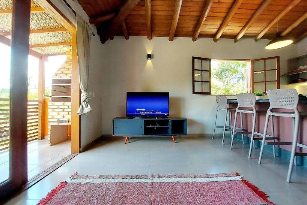 Sapeca - Novo Flat c/ piscina, 50mts da praia, churrasqueira privativa, ar con, wi-fi, netflix. 4pessoas, garagem