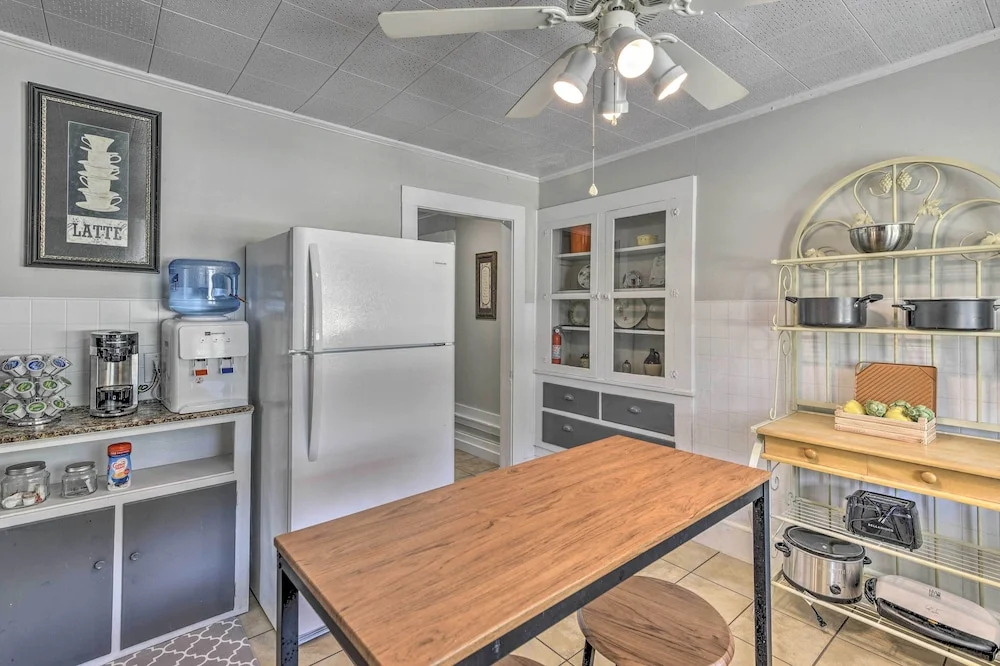 Crescent City Apartment w/ Easy Lake Access!