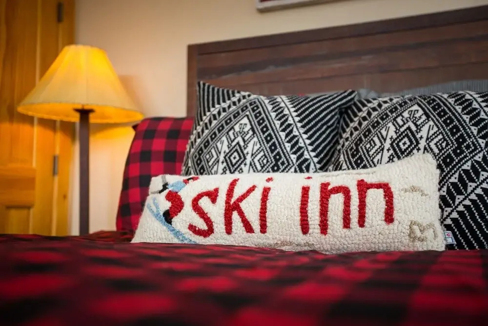 Spacious, Mountain Chic, Close to Ski Lift 1 bedroom - TM316 by Redawning