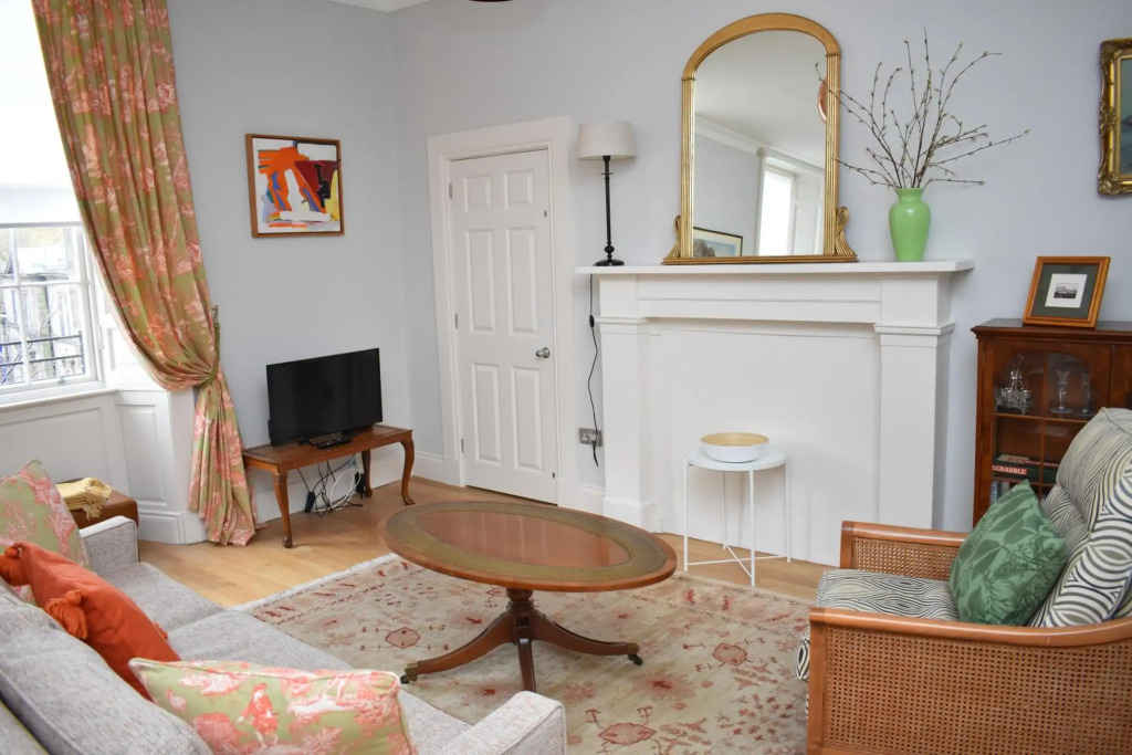 Bernard St - Bright and spacious 1 bed apartment at the Shore!