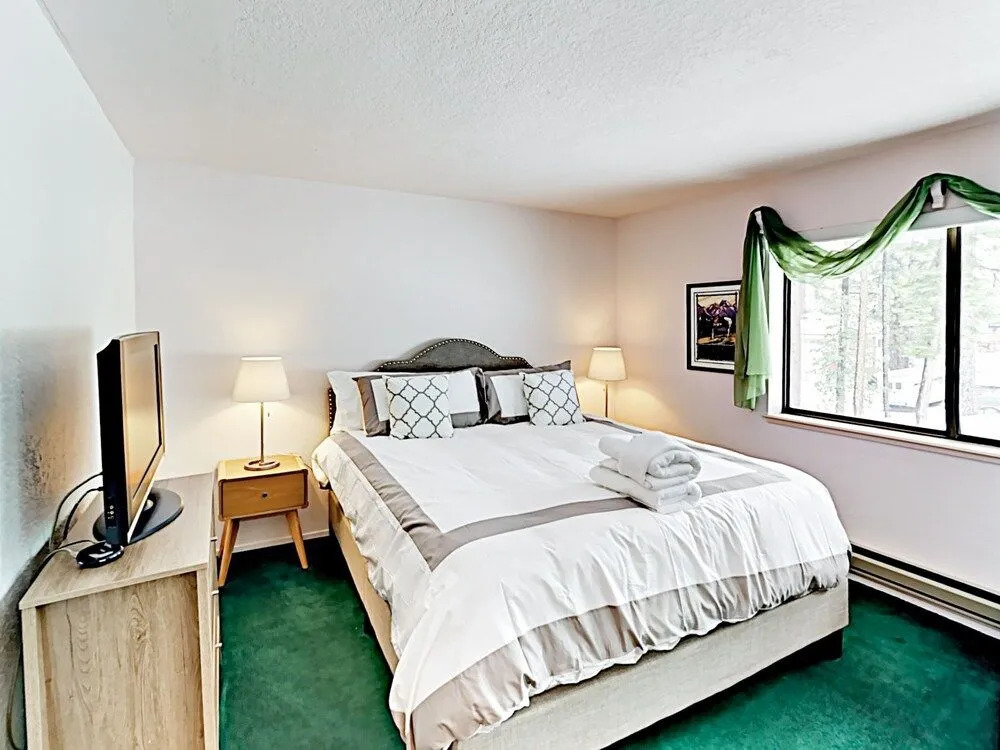 Peaceful Timber - 2 Br Home