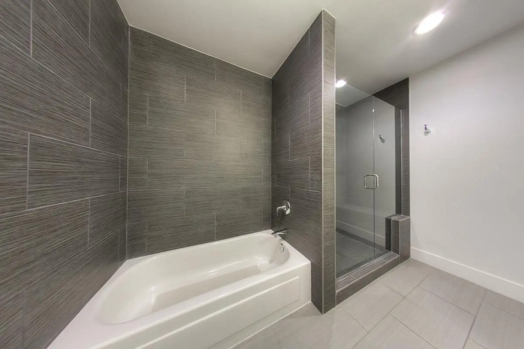 Oceanside Marina Suites - A Waterfront Hotel