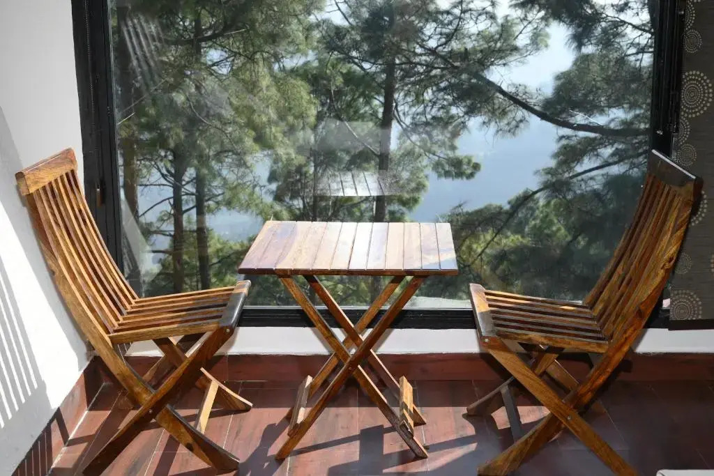 StayVista at tatvam-Mountain views & EV Station