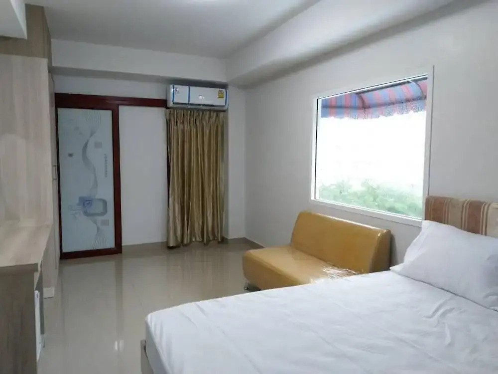 Roseate Bangkok Hotel