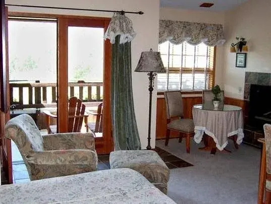 The Blackbird Lodge