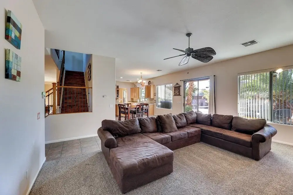 Stunning Pool & Patio: Spacious Chandler Oasis!