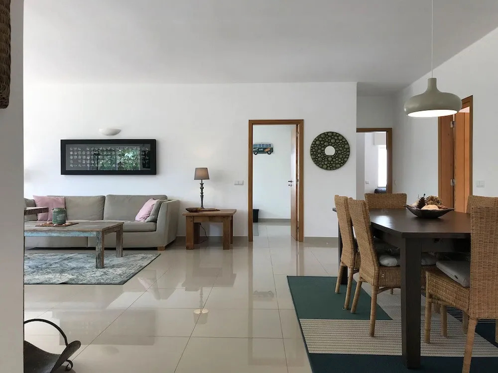 16 Centeanes Fabulous Location Just Short Walk t