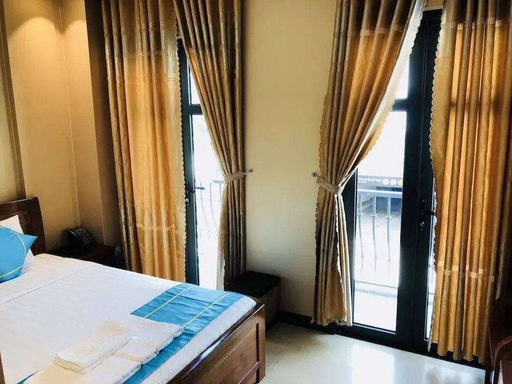 Hồng Hạc Hotel