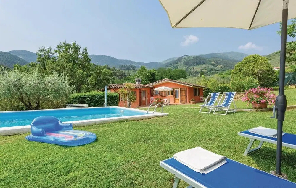 Lovely Home In Colle Di Compito Lu