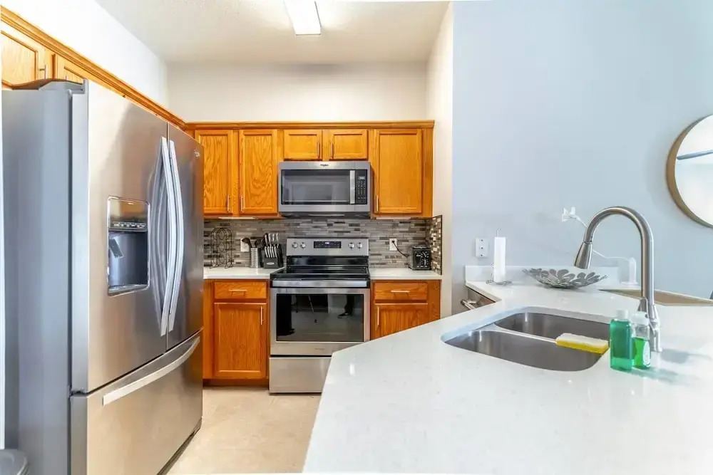 7526 Oakwater
