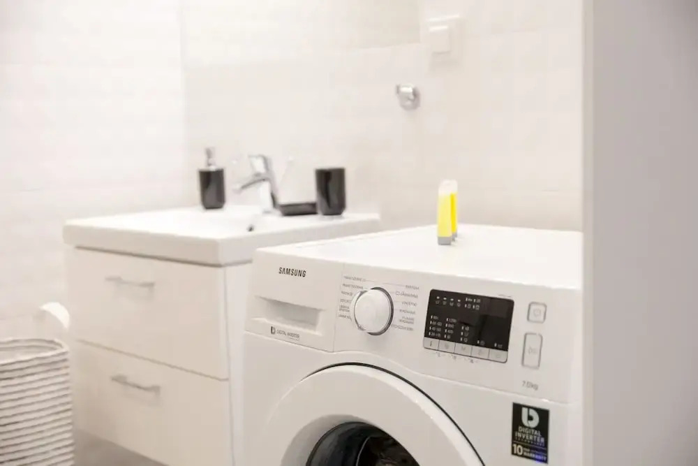 Warsaw Airport 3 Bedroom Apartment