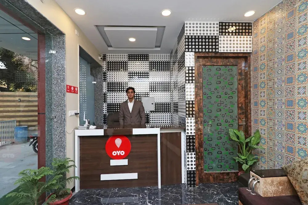 Hotel Clouds 21 By OYO Rooms