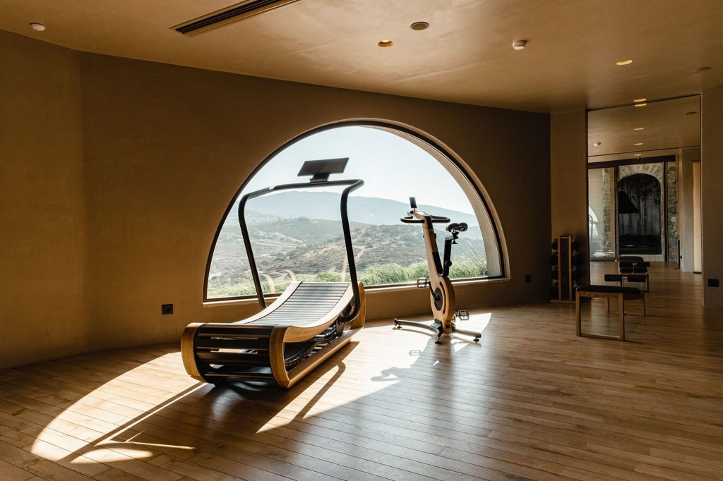 Отель Acro Wellness Suites - Adults Only