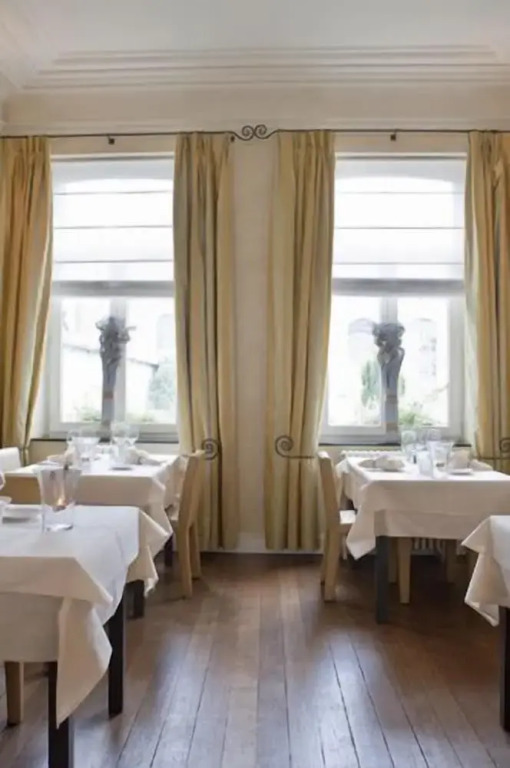 Le Castel Hotel