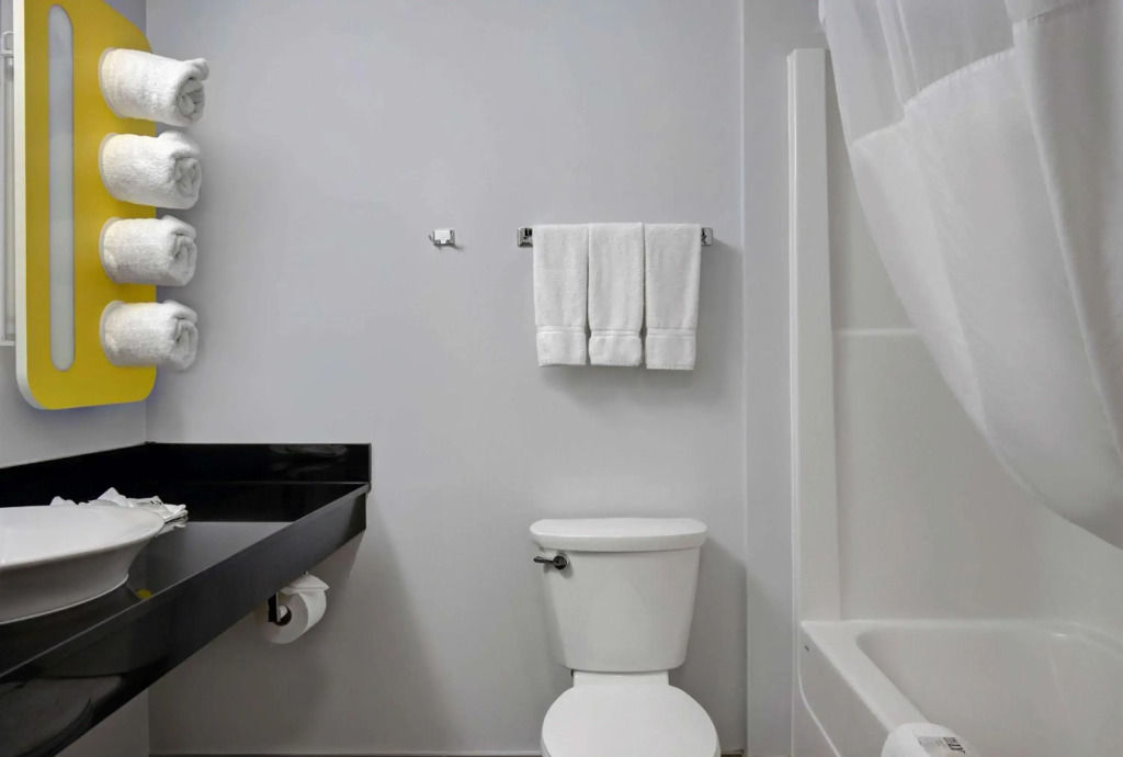 Motel 6 Airdrie