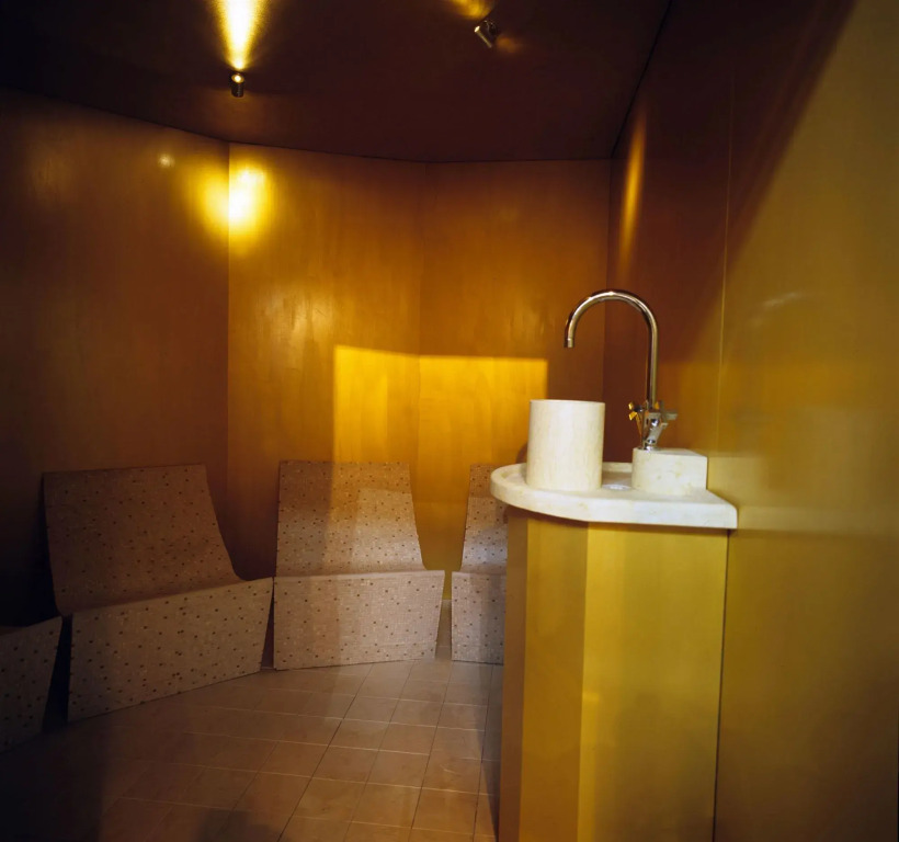 Club House Hotel