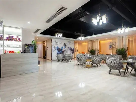Santai Longtingyi Theme Hotel