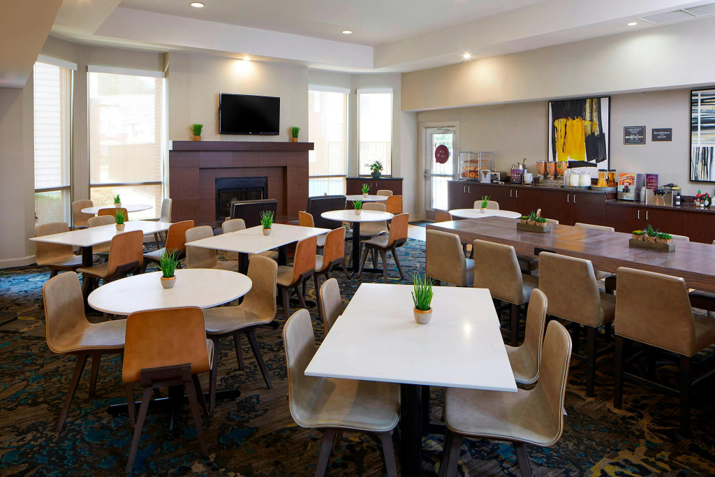 Embassy Suites By Hilton Atlanta Airport North