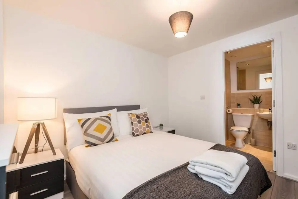 Host Apartments Oldham Place