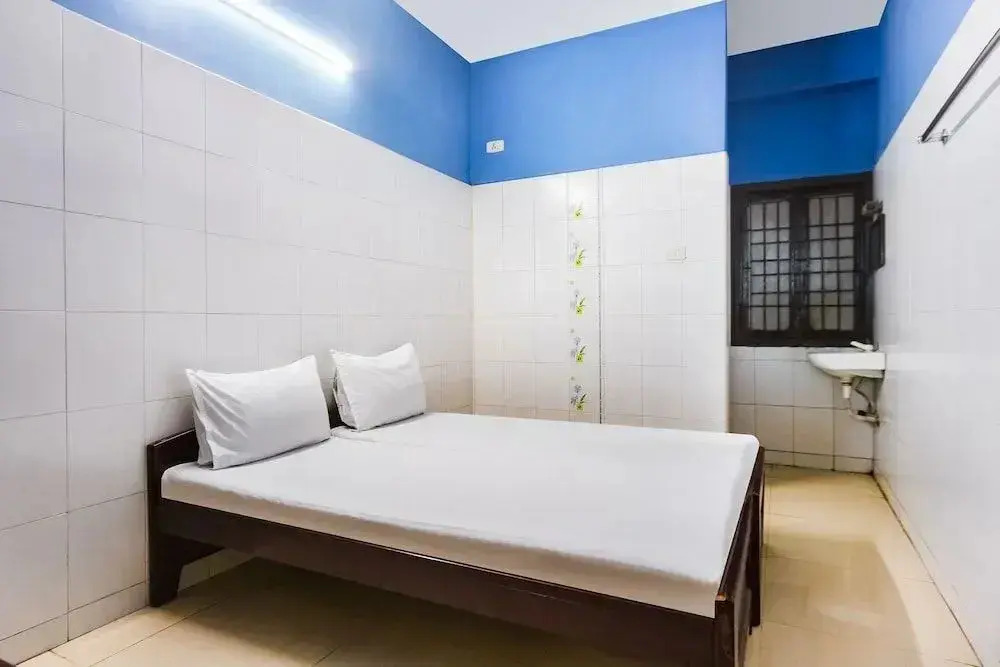 Nice Guest House by OYO Rooms