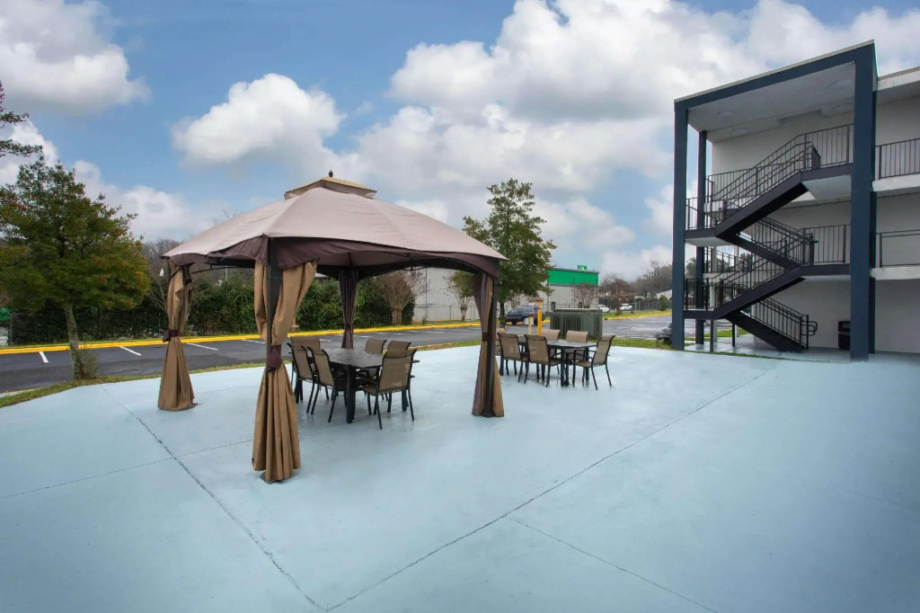 Clarion Pointe