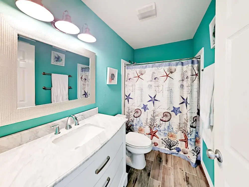 Royal Palm Home 3 Bedrooms 2 Bathrooms Home