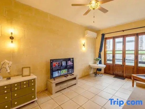 Villa Zest - 3 bedrooms (sleeps 6+2 kids) Qala village