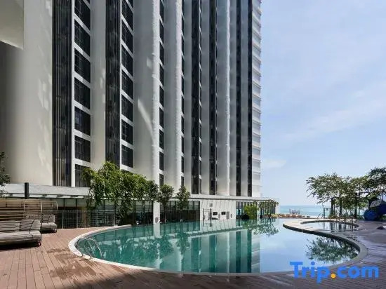 The Shore by HF Suites