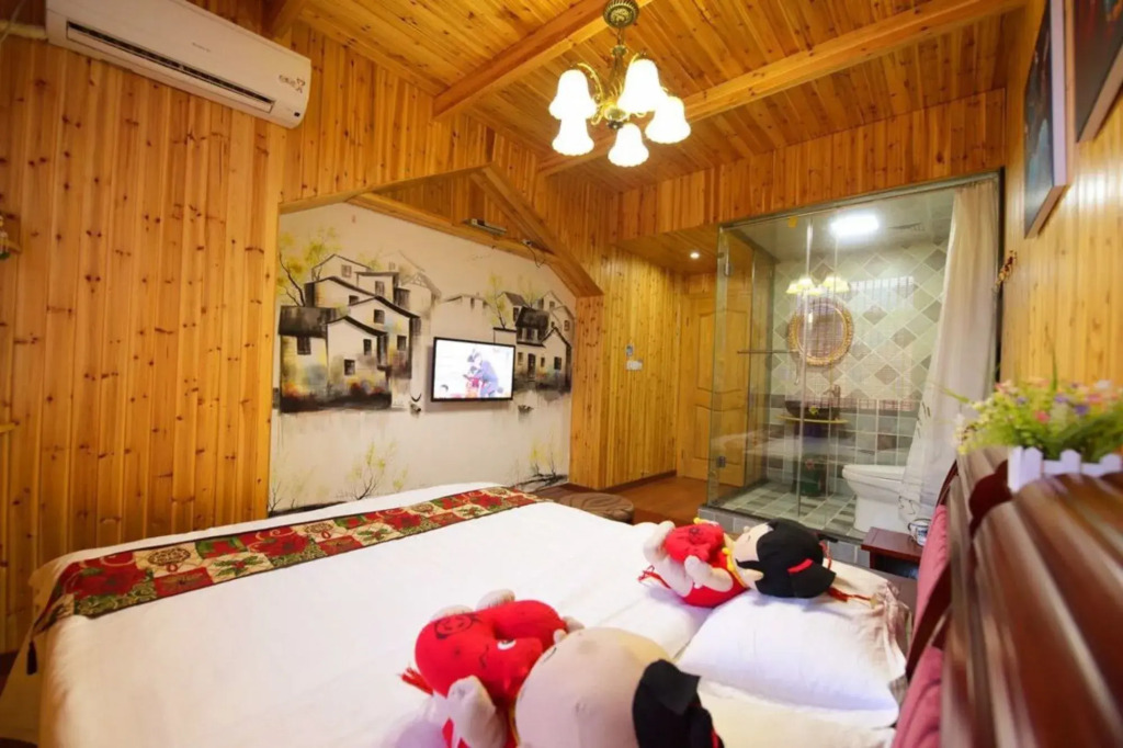 Wuzhen HE & SHE Inn
