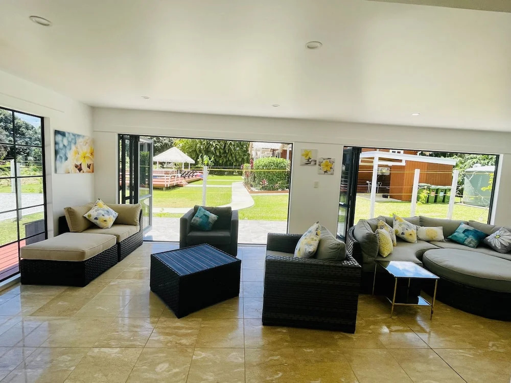 Red Hibiscus Villas