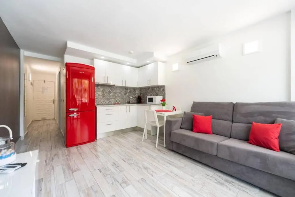 Luxury apt 1 MINUTE from the Beach of the Dunes