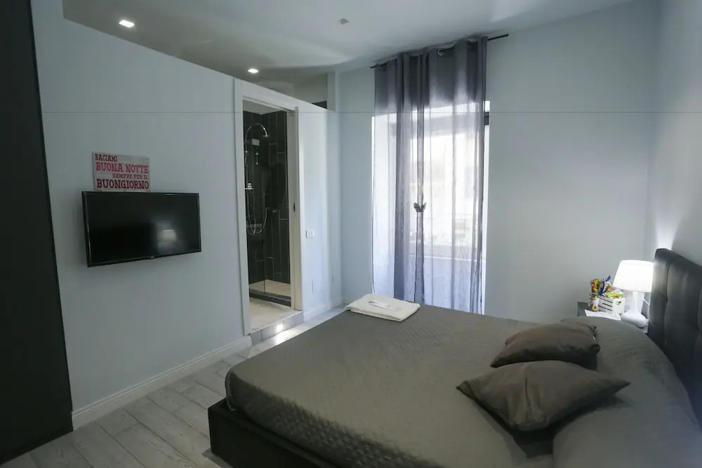 ESPOSITO PLAZA- ROOMS & SUITE