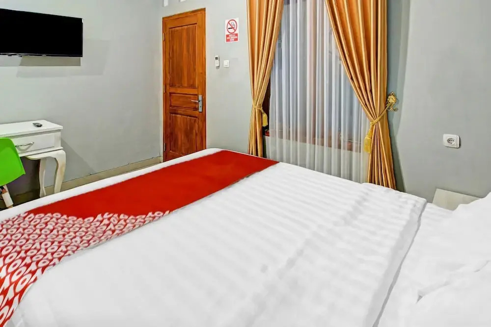 Super OYO 90767 Gm Guest House