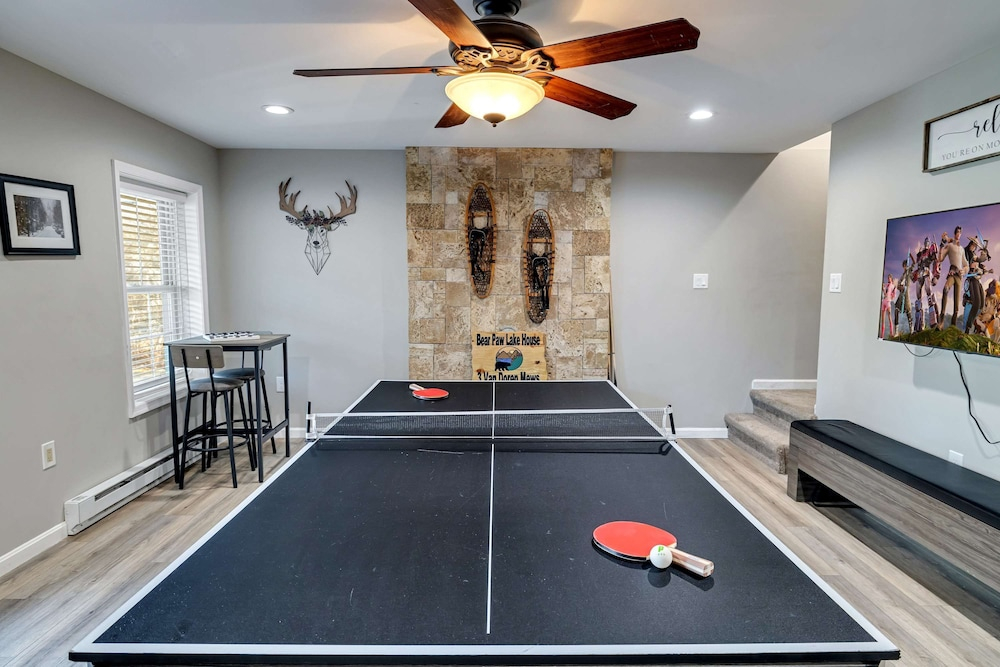 Hot Tub Game Room Dog Friendly Sports Bar A C