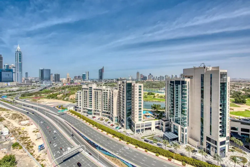 Urban 1BR w Golf Course Views