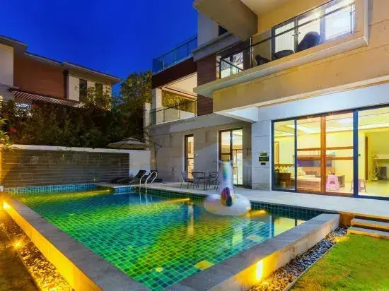 Sister Sister Holiday Villa