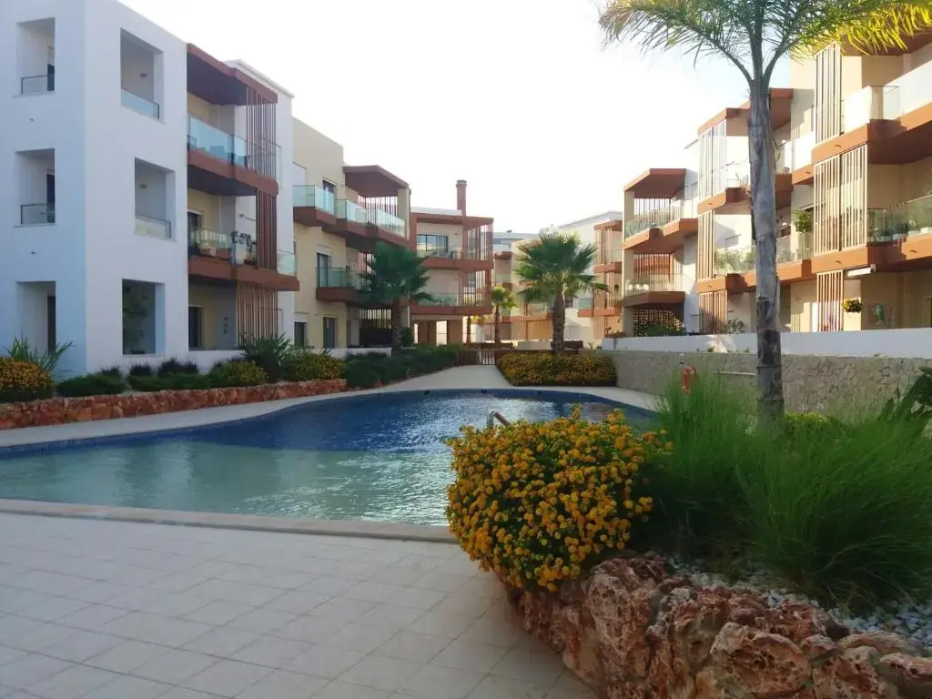 Apartment with 2 bedrooms in Portimao with shared pool terrace and WiFi 5 km from the beach