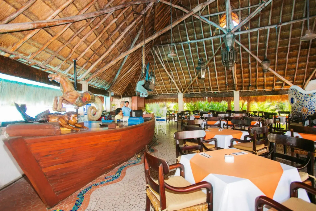 Casa del Mar Cozumel Hotel & Dive Resort with free access to an exclusive beach club