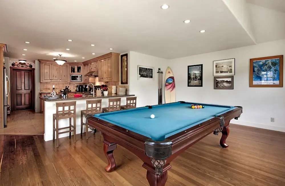 3718 Ocean Crest