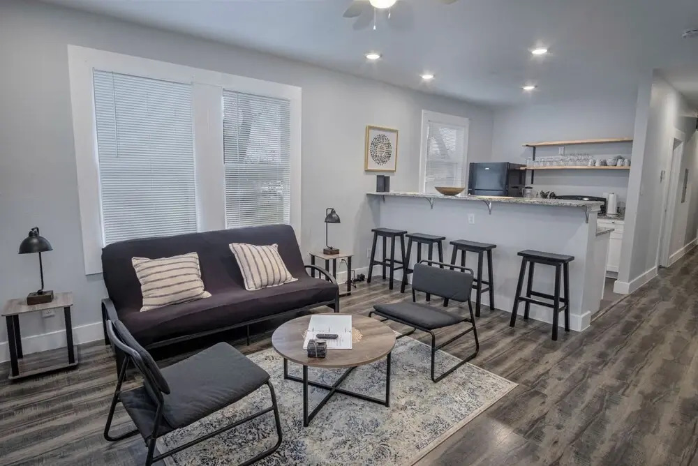 Impressive Cozy Historic 3BR Apt 101 Near Downtown