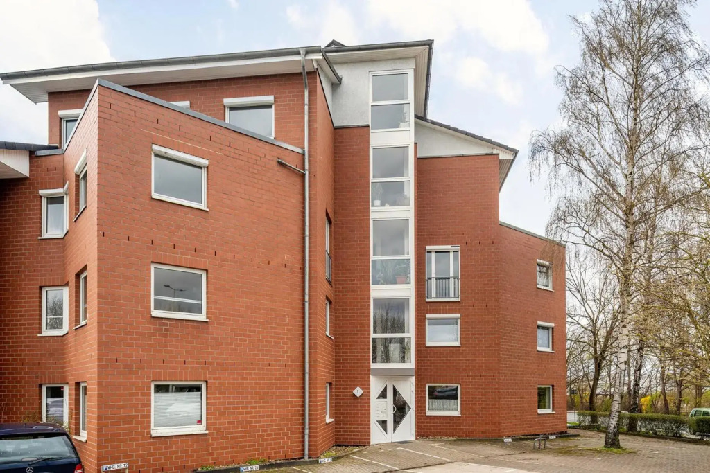 Kleinberries - Washer & Dryer - Kitchen & Parking - NETFLIX